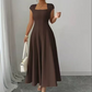 Vestido elegante de mujer con cuello cuadrado, corte en A y corte ajustado, vestido largo